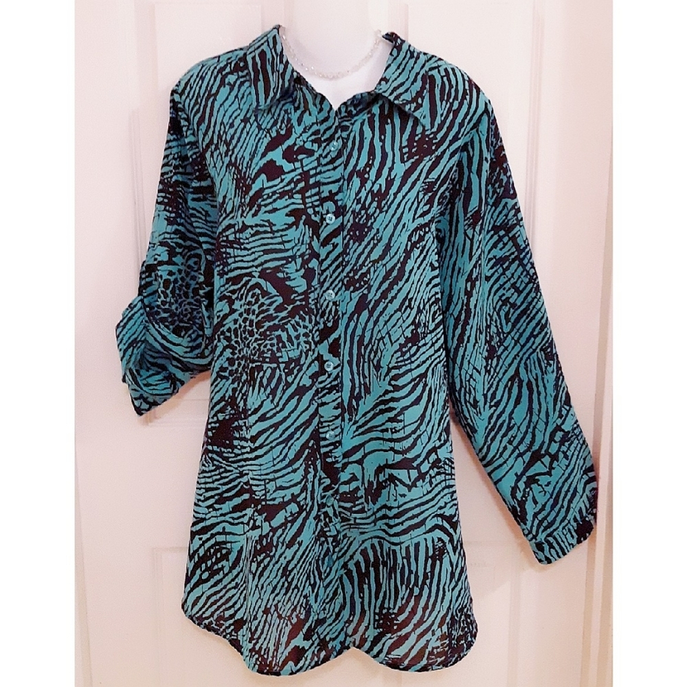 Turquoise & Black Convertible Button Down Blouse